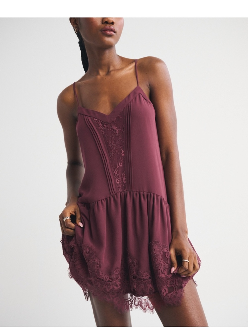 Abercrombie & Fitch Lace-Trim Chemise in Burgundy